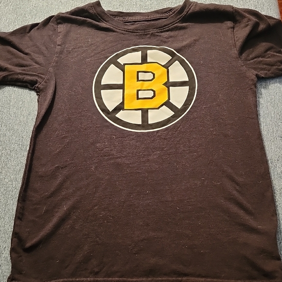 BOSTON BRUINS Black,  Kids Sz6/7, Tee Used . Not Faded. No Rips Or Stains - Picture 1 of 4